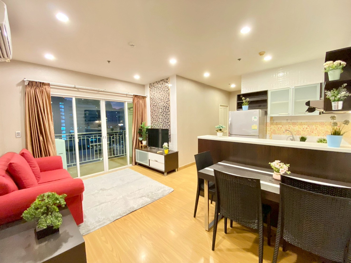 For RentCondoRatchathewi,Phayathai : Condo for rent, 2-bedrooms, 2 bathrooms, size 57 square meters, 15th floor at The Complete Ratchaprarop, near ARL Ratchaprarop.