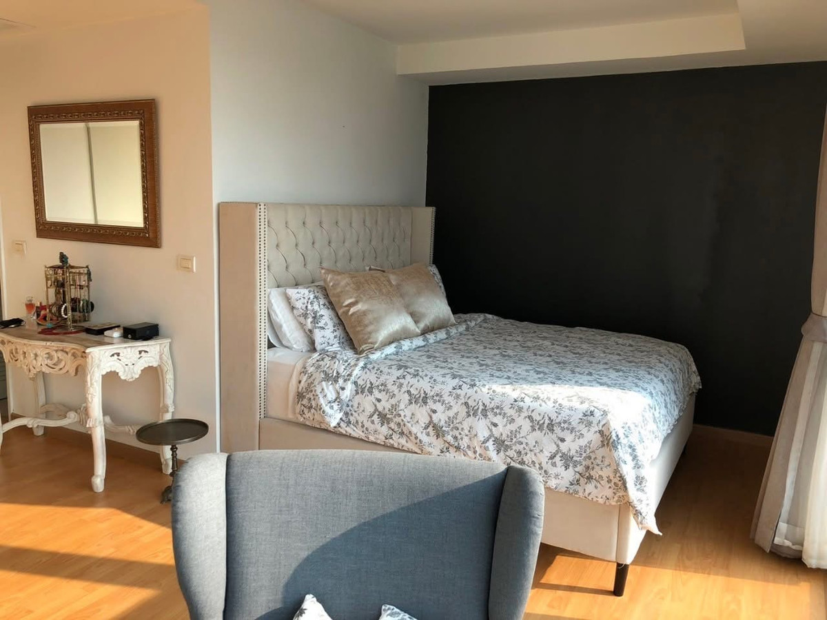 CondoSukhumvit, Asoke, Thonglor : 🔥Live a superior life at Nusasiri Grand Ekkamai, a 3-bedroom condo, spacious area with entrance to BTS Ekkamai, in the heart of Sukhumvit.