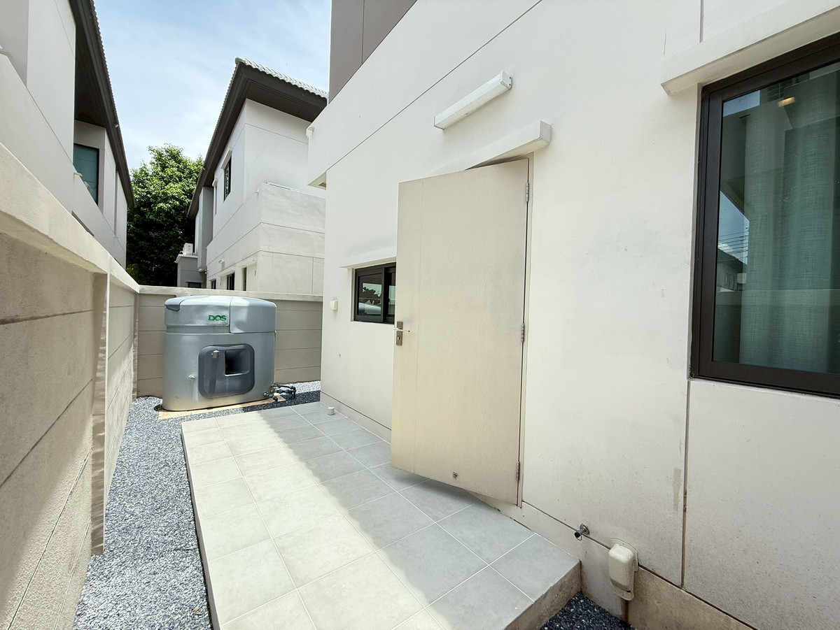 ขายบ้านนนทบุรี บางใหญ่ บางบัวทอง : บางกอก บูเลอวาร์ด เวสต์เกต ที่ดิน 65.5 ตร.ว. พร้อมเฟอร์นิเจอร์ทุกชิ้น