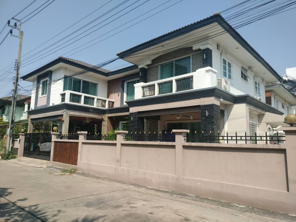 For RentHouseChokchai 4, Ladprao 71, Ladprao 48, : 2-story detached house for rent, Areeya Lat Phrao 71, near Central Eastville 064-974-2441