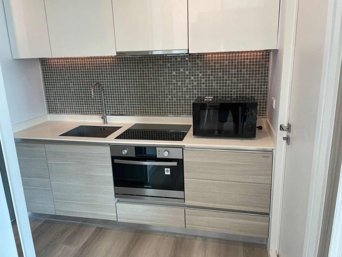 ให้เช่าคอนโดสุขุมวิท อโศก ทองหล่อ : เดอะ รูม สุขุมวิท 21 Penthouses หรู วิวเมือง  เฟอร์นิเจอร์ครบ พร้อมเข้าอยู่ ราคา 55000 บาท จองด่วน!!!