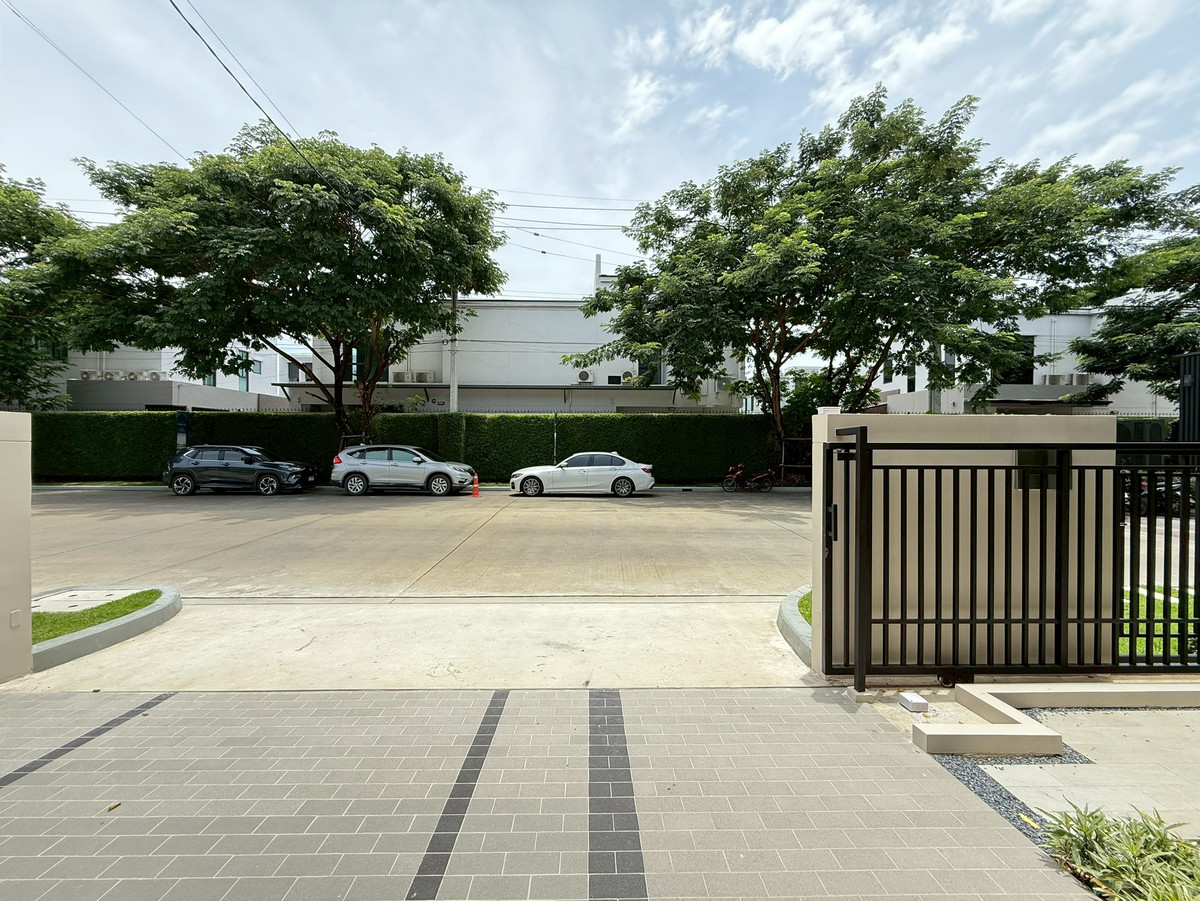 ขายบ้านนนทบุรี บางใหญ่ บางบัวทอง : บางกอก บูเลอวาร์ด เวสต์เกต ที่ดิน 65.5 ตร.ว. พร้อมเฟอร์นิเจอร์ทุกชิ้น