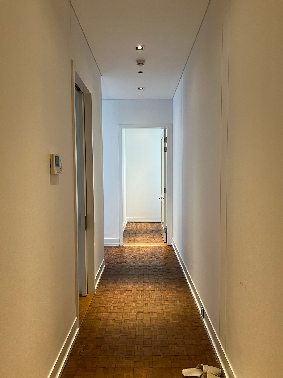 คอนโดสาทร นราธิวาส : 🚨🔥 ขายด่วน | Ritz-Carlton Residences | ห้องมุม 2 นอน | 204 ตร.ม. | ชั้น 34 | 65 ล้าน ALL-IN ⚡ ไม่มีค่าโอน ⚡ ไม่มีภาษี ⚡ ไม่มีค่าใช้จ่ายเพิ่ม | ~320K/ตร.ม. เทียบตลาด 440K/ตร.ม. 💰 ต่ำกว่าตลาด 30% 🏙️