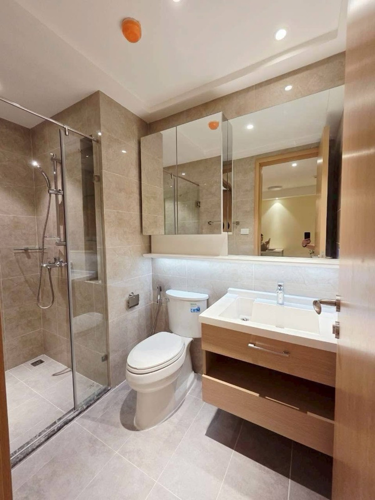 For RentCondoSathorn, Narathiwat : New Room Regal Condo Sathorn–Narathiwas