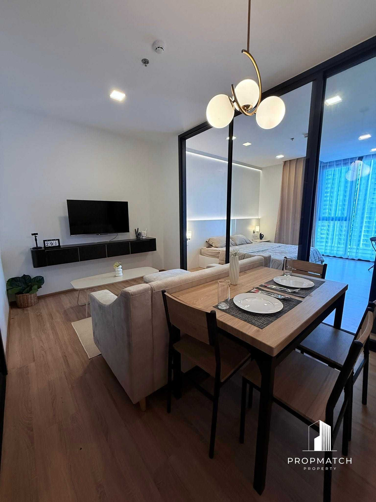 For RentCondoRatchathewi,Phayathai : ✨Flash Deal ✨XT Phayathai (1Bed 1Bath 42SQM.) Ready to move in! Only 24,500 baht per month Tel.0981315848 @propmatch