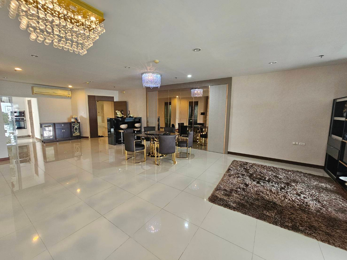 For SaleCondoRama3 (Riverside),Satupadit : FOR Sell 3 bed, there are many rooms to choose from, Supalai Prima Riva, riverside condo.