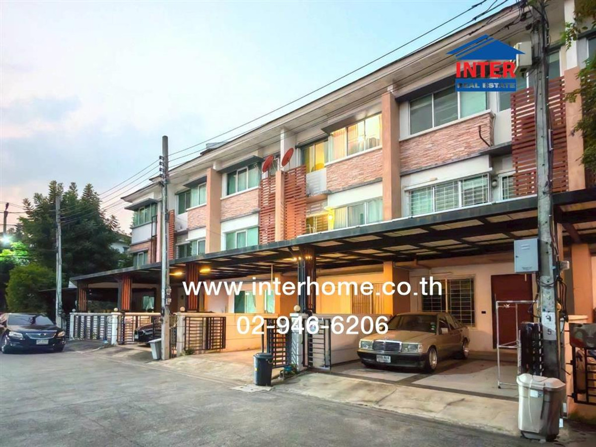 ขายทาวน์โฮมเกษตร นวมินทร์ ลาดปลาเค้า : ทาวน์เฮ้าส์ 3 ชั้น 20 ตร.ว. หมู่บ้านทาวน์พลัส เกษตร-นวมินทร์ ใกล้โรงเรียนเลิศหล้า ถนนคลองลำเจียก ถนนประเสริฐมนูกิจ เขตบึงกุ่ม กรุงเทพมหานคร