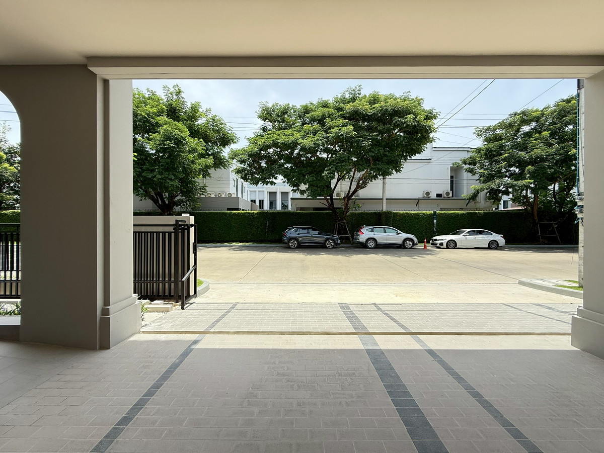 ขายบ้านนนทบุรี บางใหญ่ บางบัวทอง : บางกอกบูเลอวาร์ด เวสต์เกต ขายบ้านพร้อมเฟอร์นิเจอร์ทุกชิ้น ที่ดิน 73 ตร.ว.