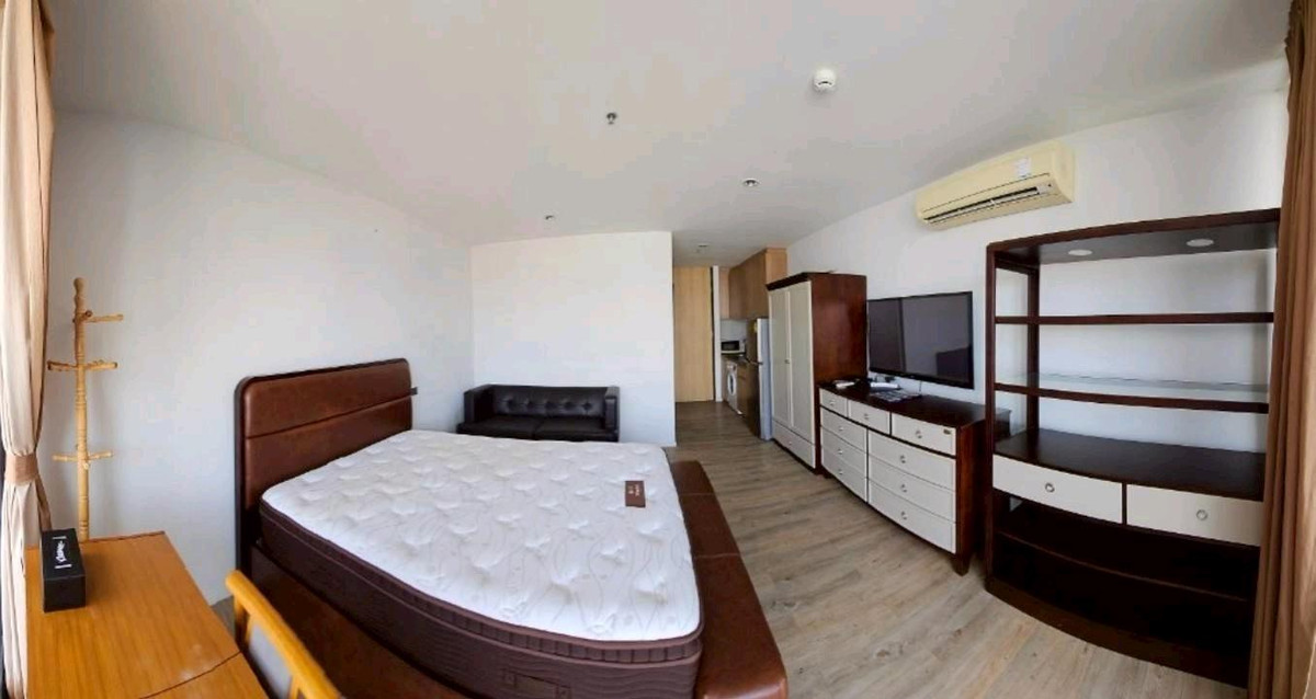 For SaleCondoLadprao, Central Ladprao : Condo for sale, The Issara Ladprao, size 35 sq m, north side, newly renovated room. Quality brand furniture, ready to move in, price 2.89 million baht 📞 0655365165