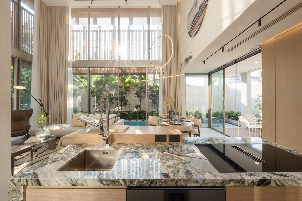 For SaleHouseAri,Anusaowaree : 🔥Last house in the project🔥 Sample house, decorated and ready to move in, size 550 Sq.m, 5 bedrooms, 4 bathrooms, special price 95 million baht, make an appointment to view the project 086-795-9997 (Jimmy)