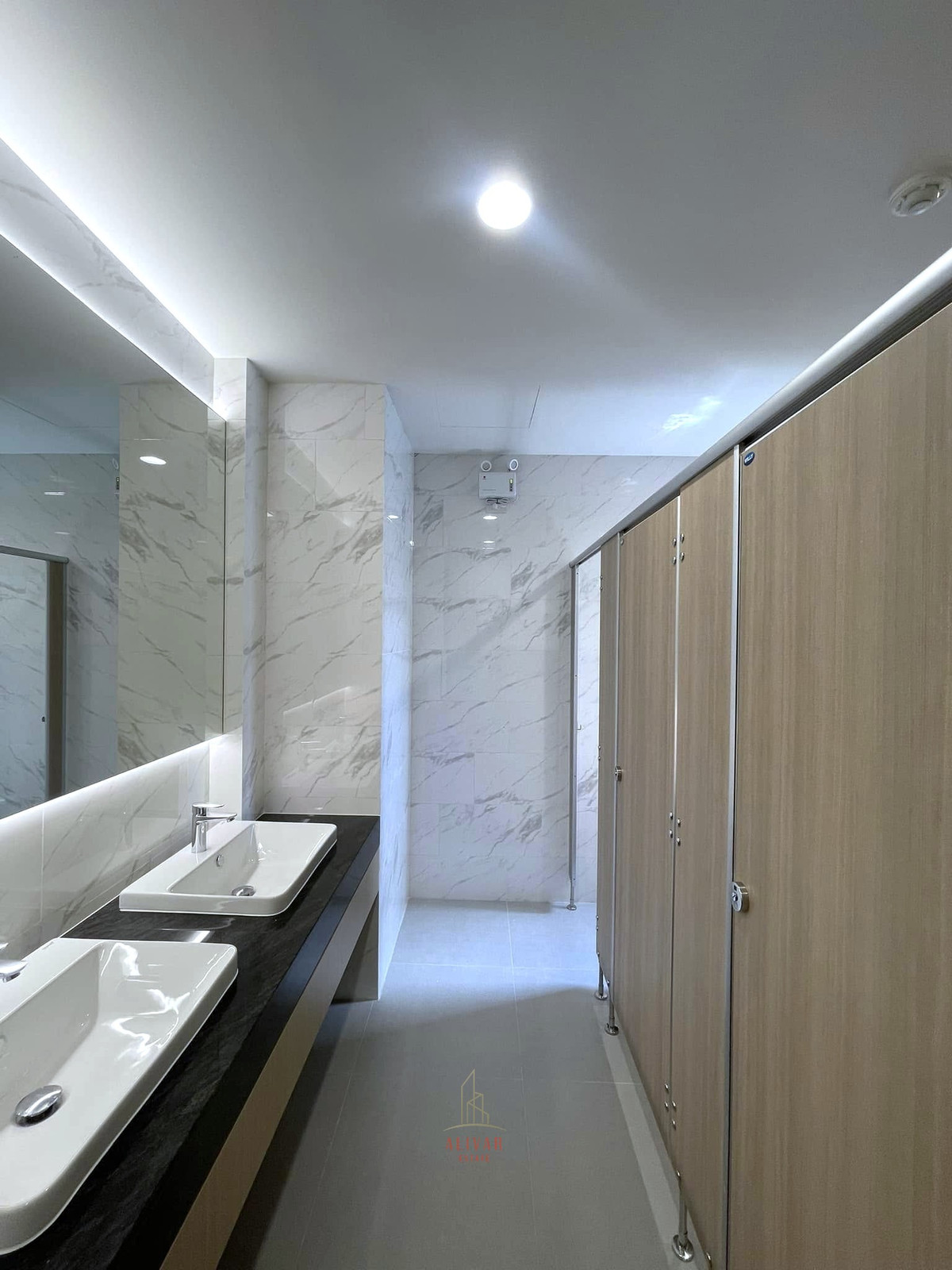 ให้เช่าอาคารพาณิชย์พัฒนาการ ศรีนครินทร์ : RB010026 ให้เช่า อาคารสำนักงานใหม่ 4 ชั้น แบ่งเช่าแยกชั้น พร้อมใช้งาน ย่าน พัฒนาการ เหมาะสำหรับ ออฟฟิศ/ สตูดิโอ/ Showroom/ คลินิก