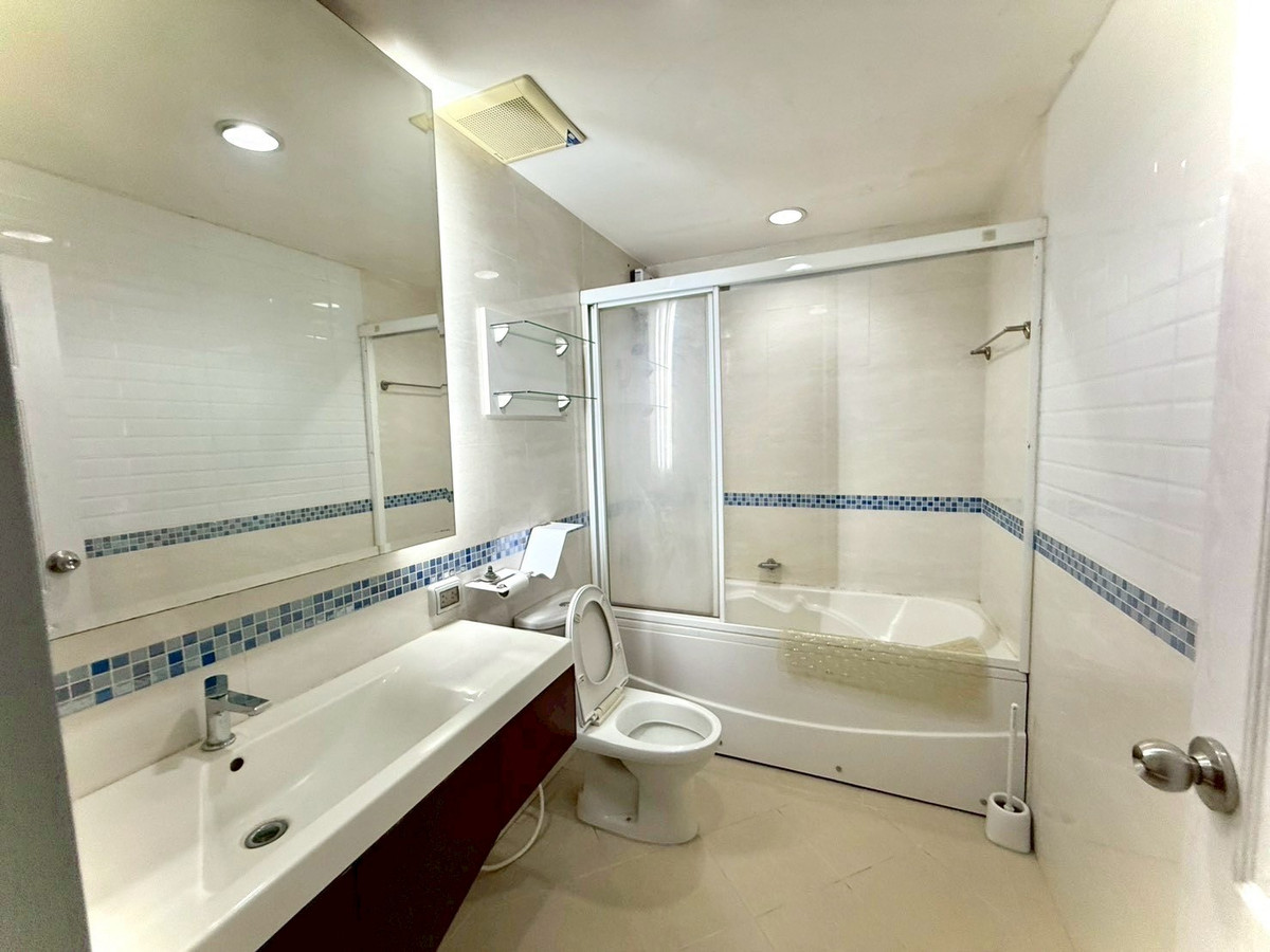 ให้เช่าคอนโดรัชดา ห้วยขวาง : ถูกที่สุด 🔥 2 ห้องนอน 65 ตร. เพียง 25,000 เท่านั้น !📞 ติดต่อ 081-152-6154 📍ติด MRT ห้วยขวาง 0 เมตร ! ห้องกว้างมากก สะใจ นัดชมได้ค่ะ