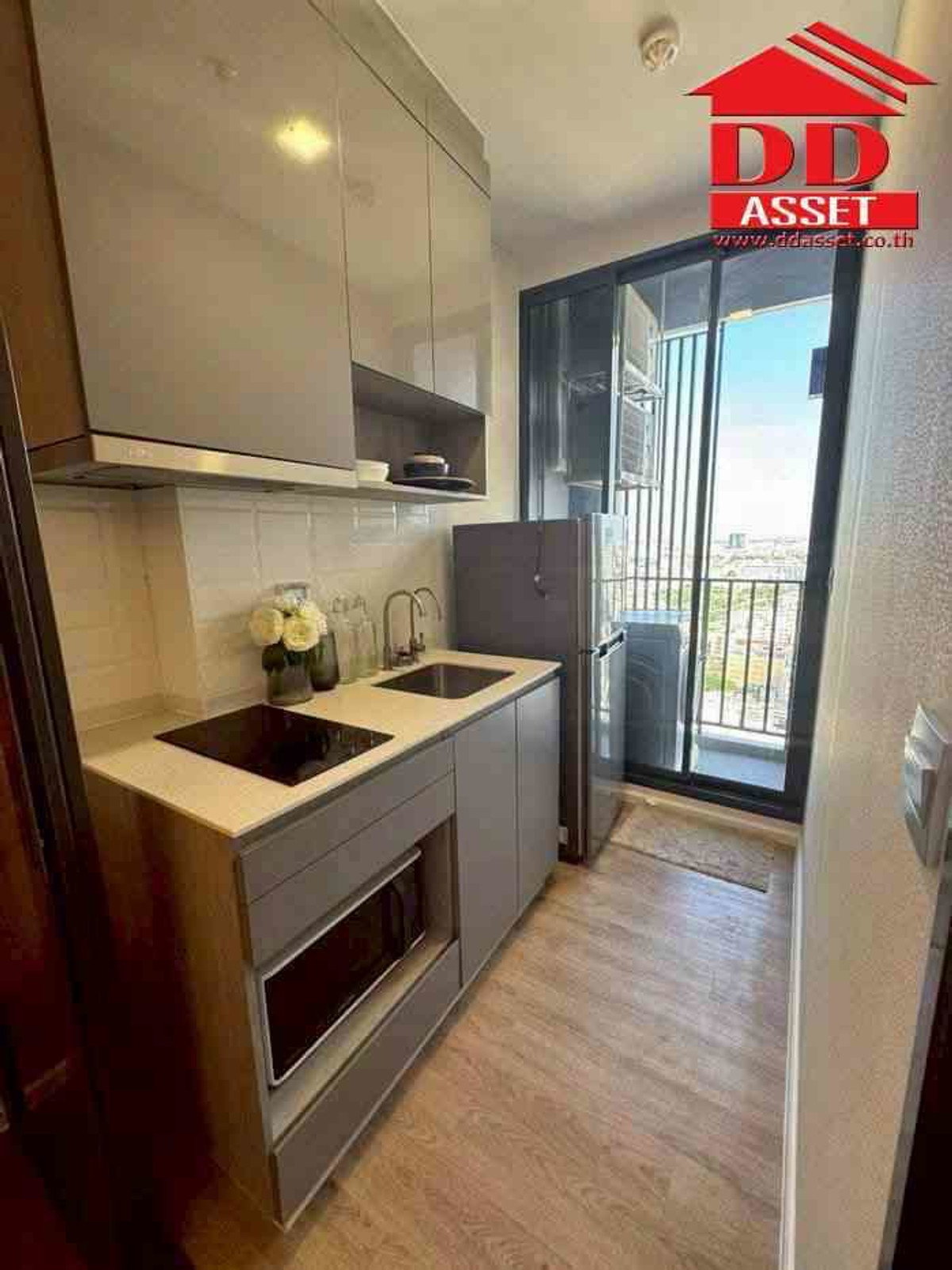 For RentCondoRamkhamhaeng, Hua Mak : For Rent Modiz Rhyme Ramkhamhaeng (Modiz Rhyme Ramkhamhaeng) Condo in the heart of Ramkhamhaeng. Near the BTS and pier. Code: C8404