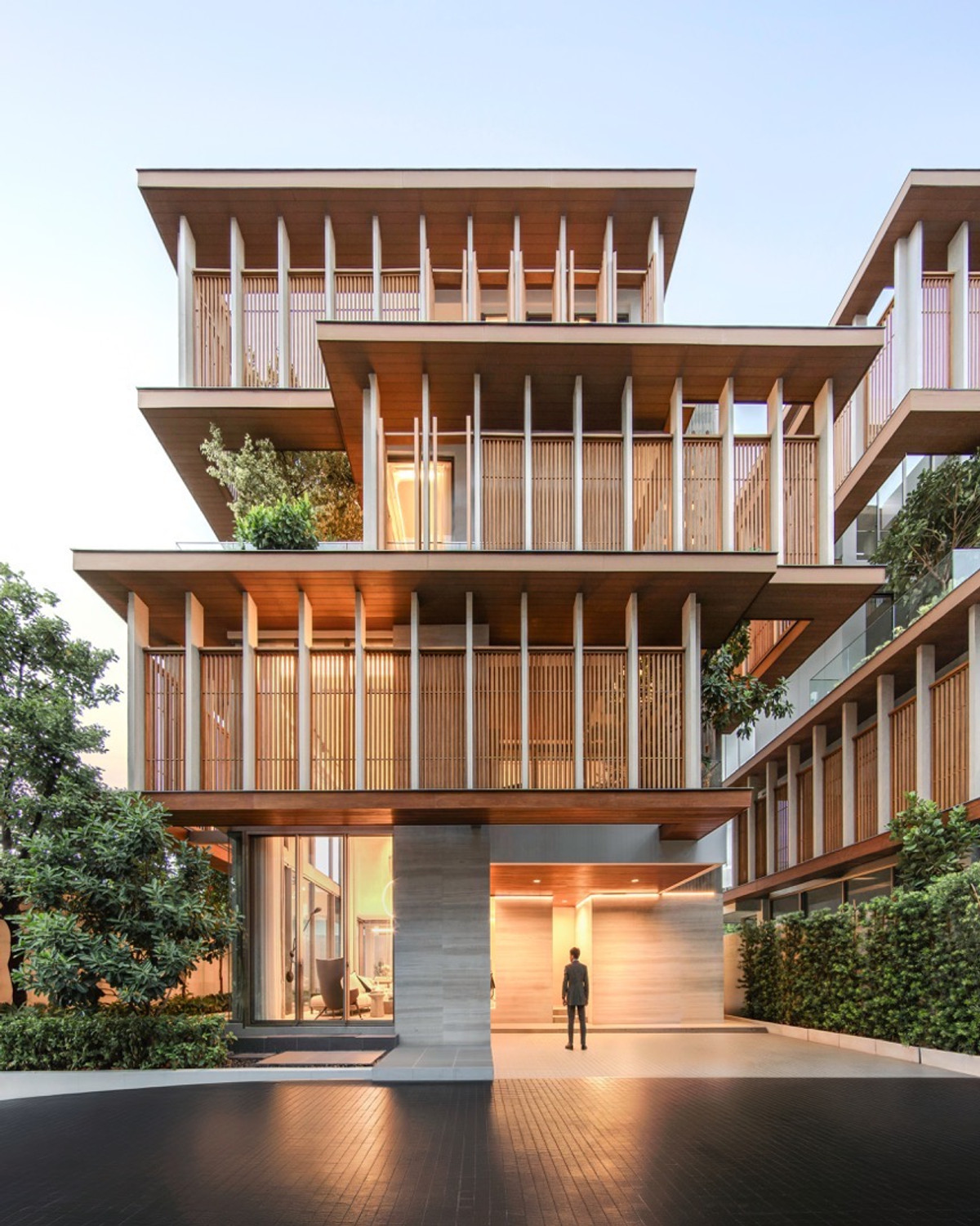 For SaleHouseAri,Anusaowaree : 🔥Last house in the project🔥 Sample house, decorated and ready to move in, size 550 Sq.m, 5 bedrooms, 4 bathrooms, special price 95 million baht, make an appointment to view the project 086-795-9997 (Jimmy)