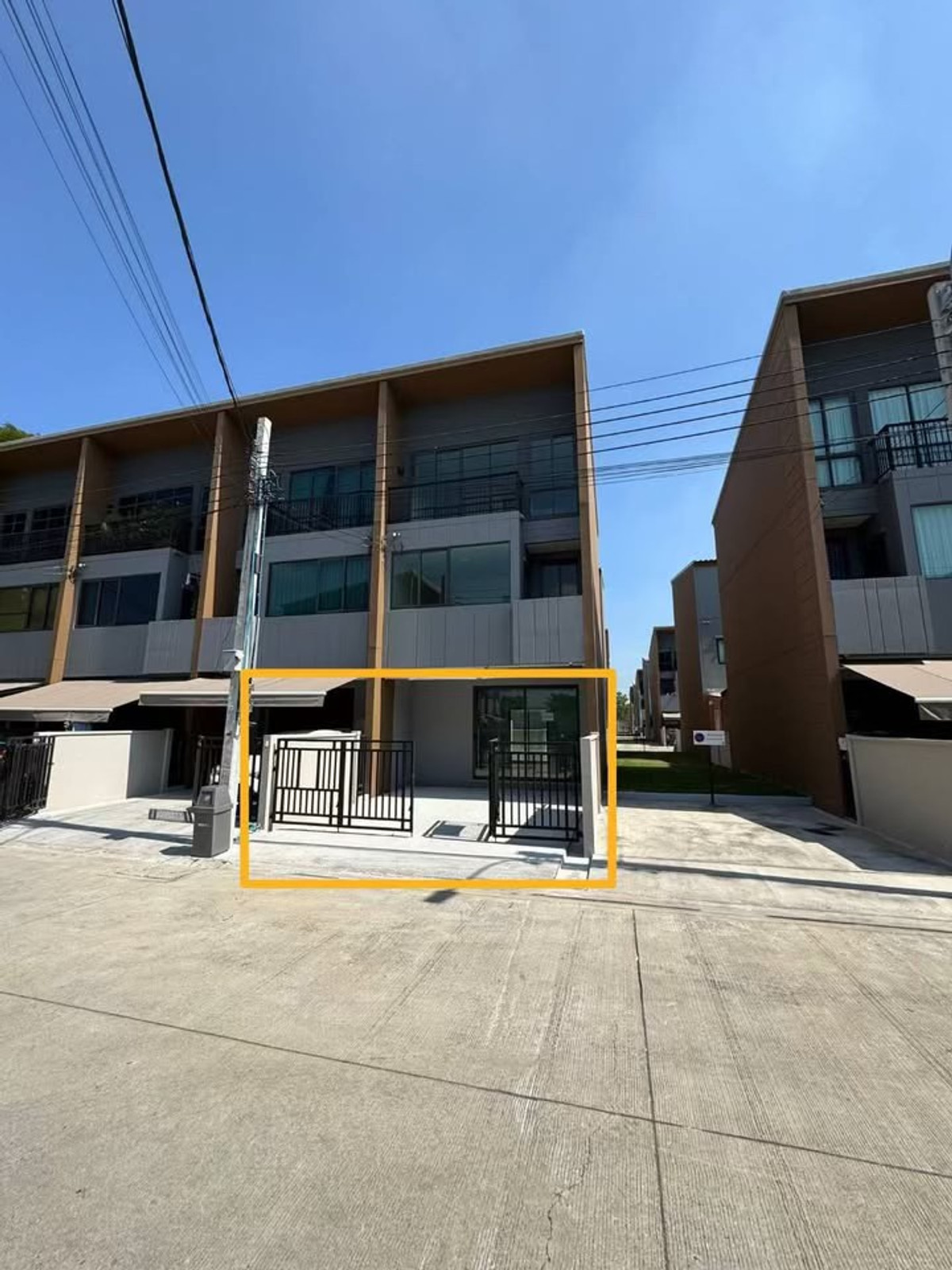 ให้เช่าทาวน์โฮมเกษตรศาสตร์ รัชโยธิน : 🏡 PENTHOUSE TOWNHOME 3 ชั้น — บ้านกลางเมือง พหลโยธิน–รามอินทรา