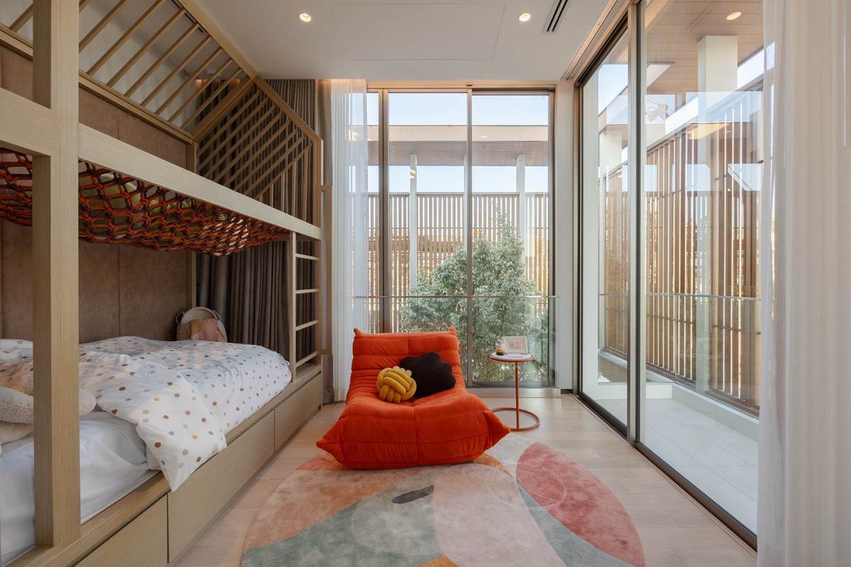 For SaleHouseAri,Anusaowaree : 🔥Last house in the project🔥 Sample house, decorated and ready to move in, size 550 Sq.m, 5 bedrooms, 4 bathrooms, special price 95 million baht, make an appointment to view the project 086-795-9997 (Jimmy)