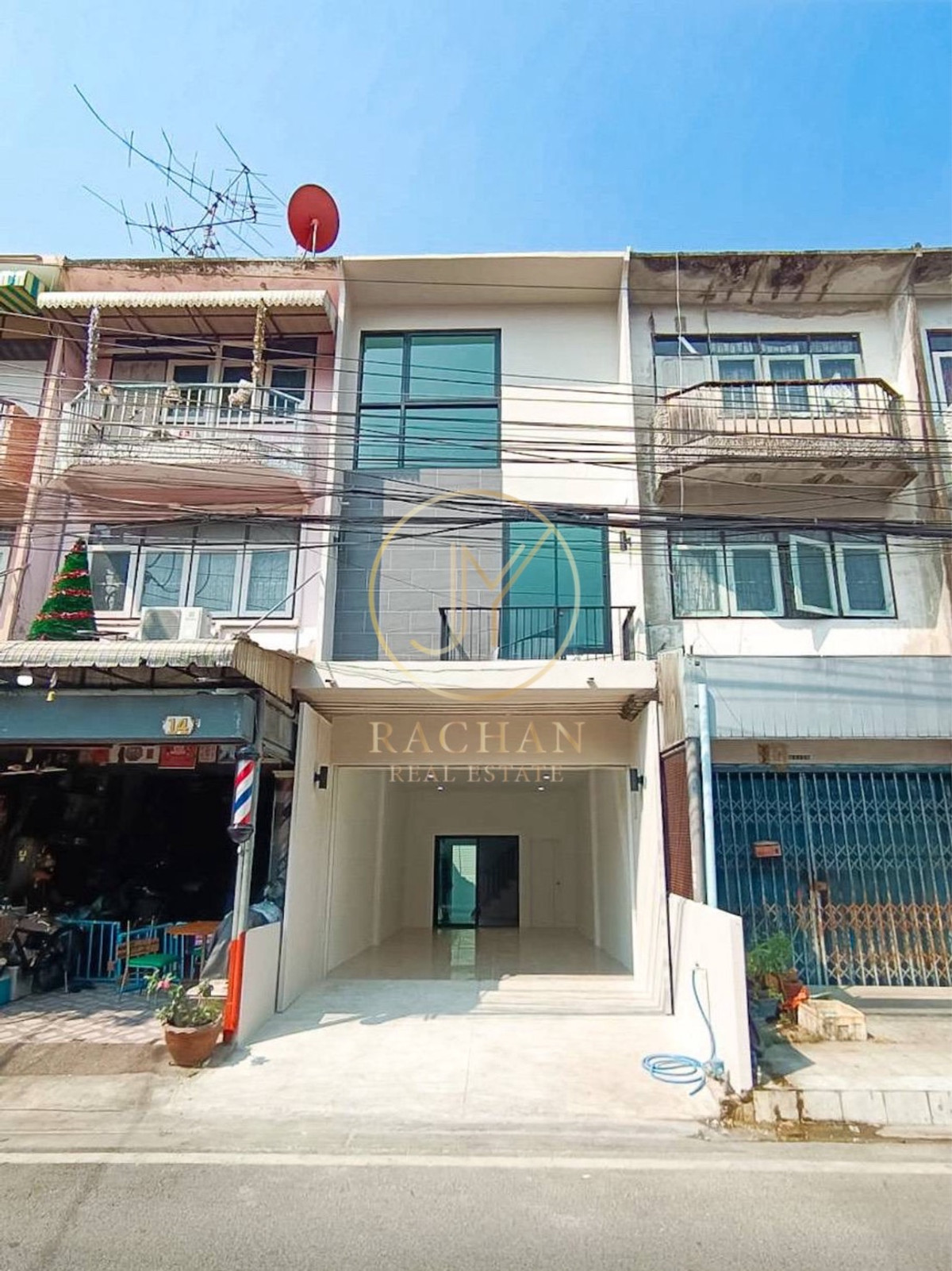 For SaleTownhomeNonthaburi, Bang Yai, Bangbuathong : Urgent sale, 3-story shophouse, newly renovated, Soi Nonthaburi 46 (opposite the Government Lottery Office), area 21.5 sq m, usable area 200 sq m, 3 bedrooms, 3 bathrooms, 1 kitchen, 1 living/reception room, 1 parking space, front of the house is 4 meters