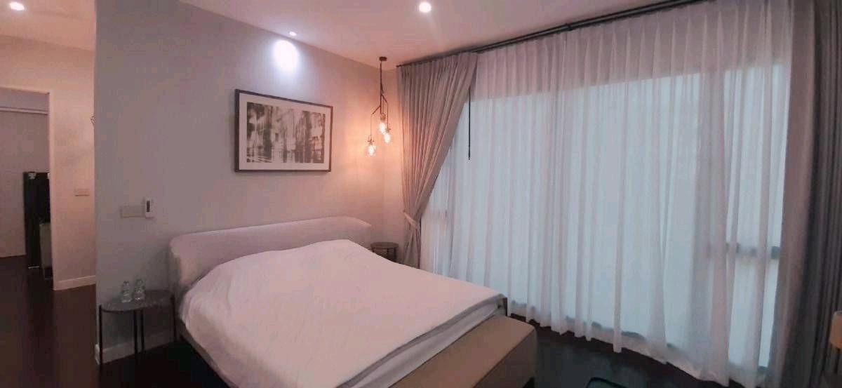 For RentHouseYothinpattana,CDC : Luxury three-storey pool villa with a private lift, fully furnished and ready to move in