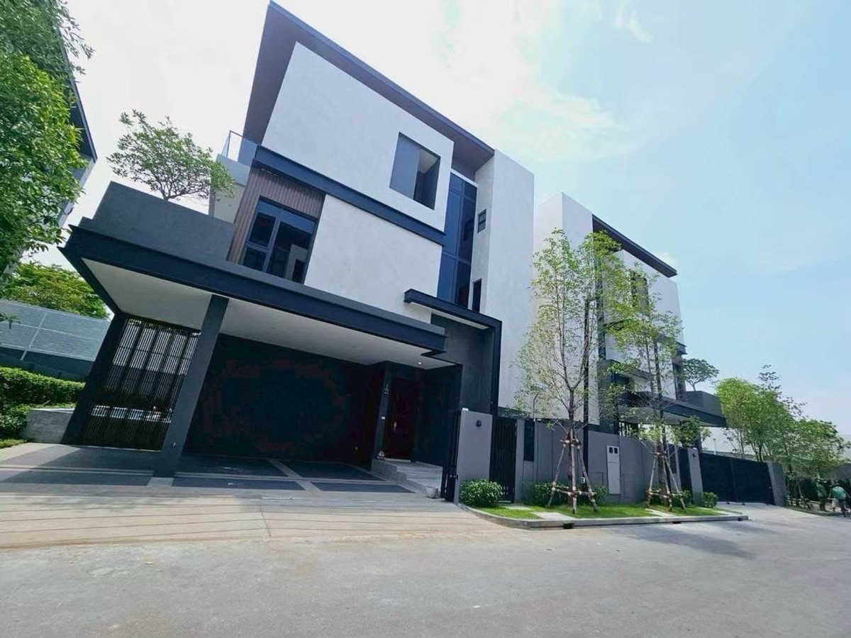 ให้เช่าบ้านเลียบทางด่วนรามอินทรา : บ้านเช่าหรู พูลวิลล่า 3 ชั้น พร้อมลิฟท์ส่วนตัว เฟอร์ครบ พร้อมเข้าอยู่ ย่านโยธินพัฒนา