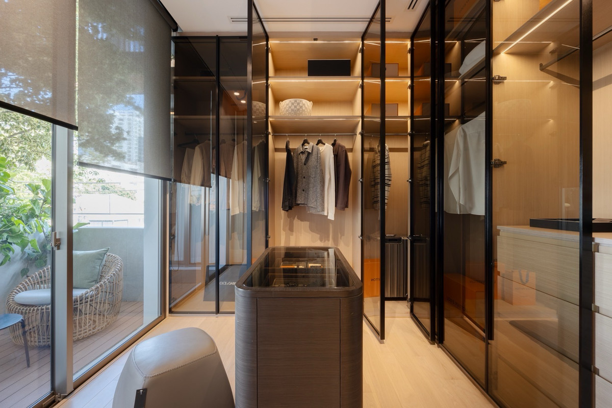 For SaleHouseAri,Anusaowaree : 🔥Last house in the project🔥 Sample house, decorated and ready to move in, size 550 Sq.m, 5 bedrooms, 4 bathrooms, special price 95 million baht, make an appointment to view the project 086-795-9997 (Jimmy)