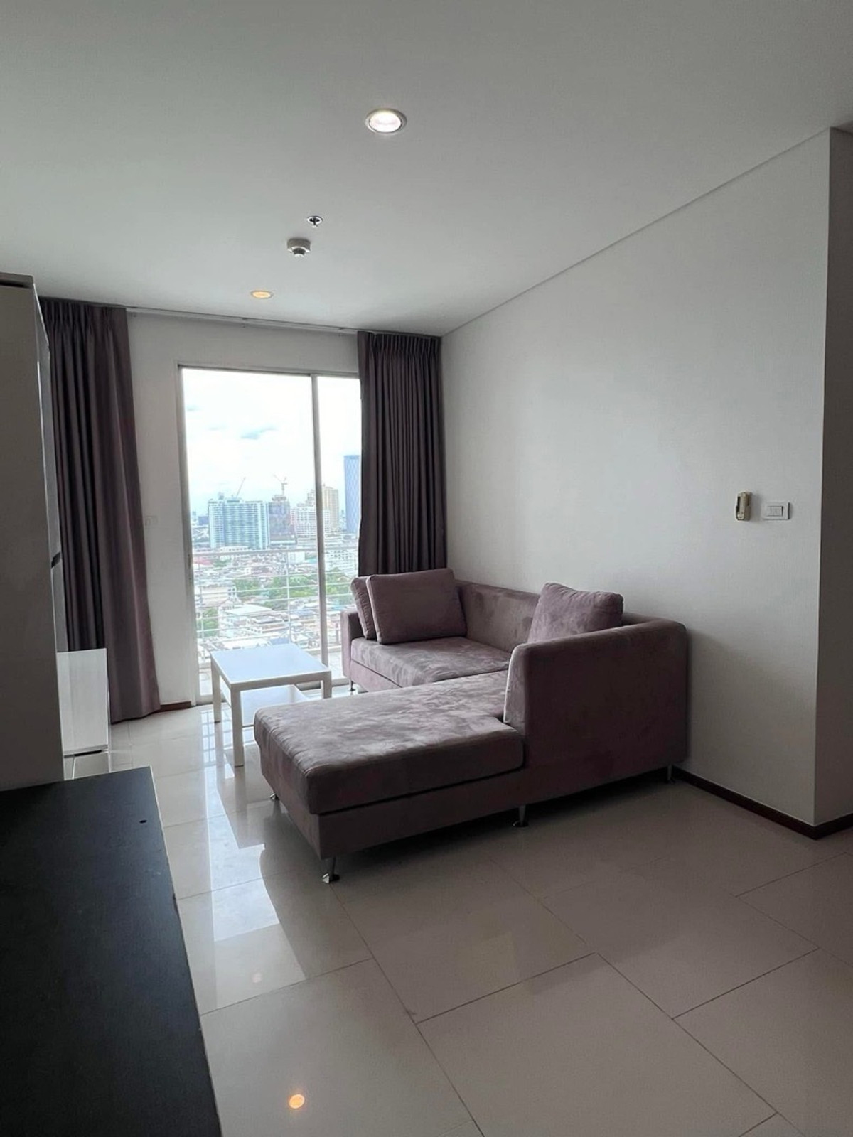 For RentCondoWongwianyai, Charoennakor : Siam, Icon Siam view, size 49.70 sq m, 1 bedroom, 1 bathroom.