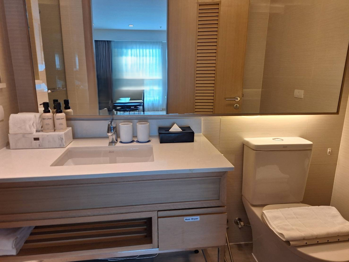 For RentSukhumvit, Asoke, Thonglor : Service apartment for rent, Shama Lakeview Asoke, two bedrooms, near BTS and MRT Asoke.