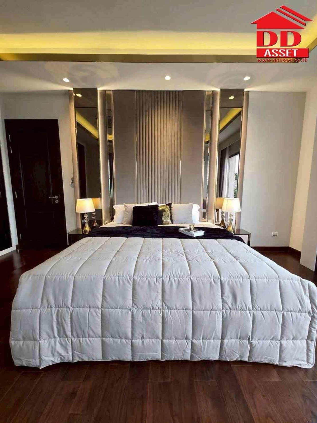 บ้านลาดกระบัง สุวรรณภูมิ : Rent / Sale Perfect Masterpiece Sukhumvit 77 Luxury House – Ready to Move In | Newly Renovated with Premium Built-in Finishes Code : H8172