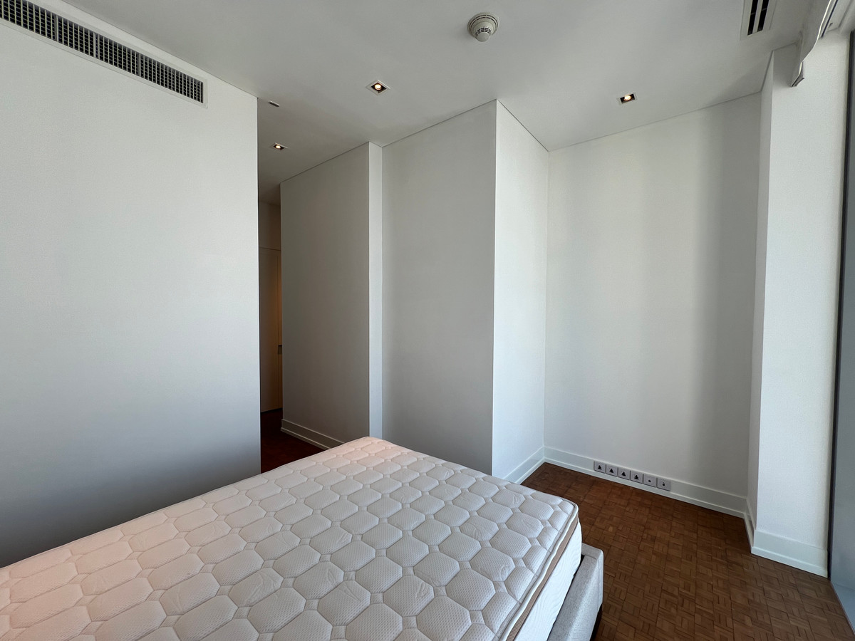 คอนโดสาทร นราธิวาส : 🚨🔥 ขายด่วน | Ritz-Carlton Residences | ห้องมุม 2 นอน | 204 ตร.ม. | ชั้น 34 | 65 ล้าน ALL-IN ⚡ ไม่มีค่าโอน ⚡ ไม่มีภาษี ⚡ ไม่มีค่าใช้จ่ายเพิ่ม | ~320K/ตร.ม. เทียบตลาด 440K/ตร.ม. 💰 ต่ำกว่าตลาด 30% 🏙️