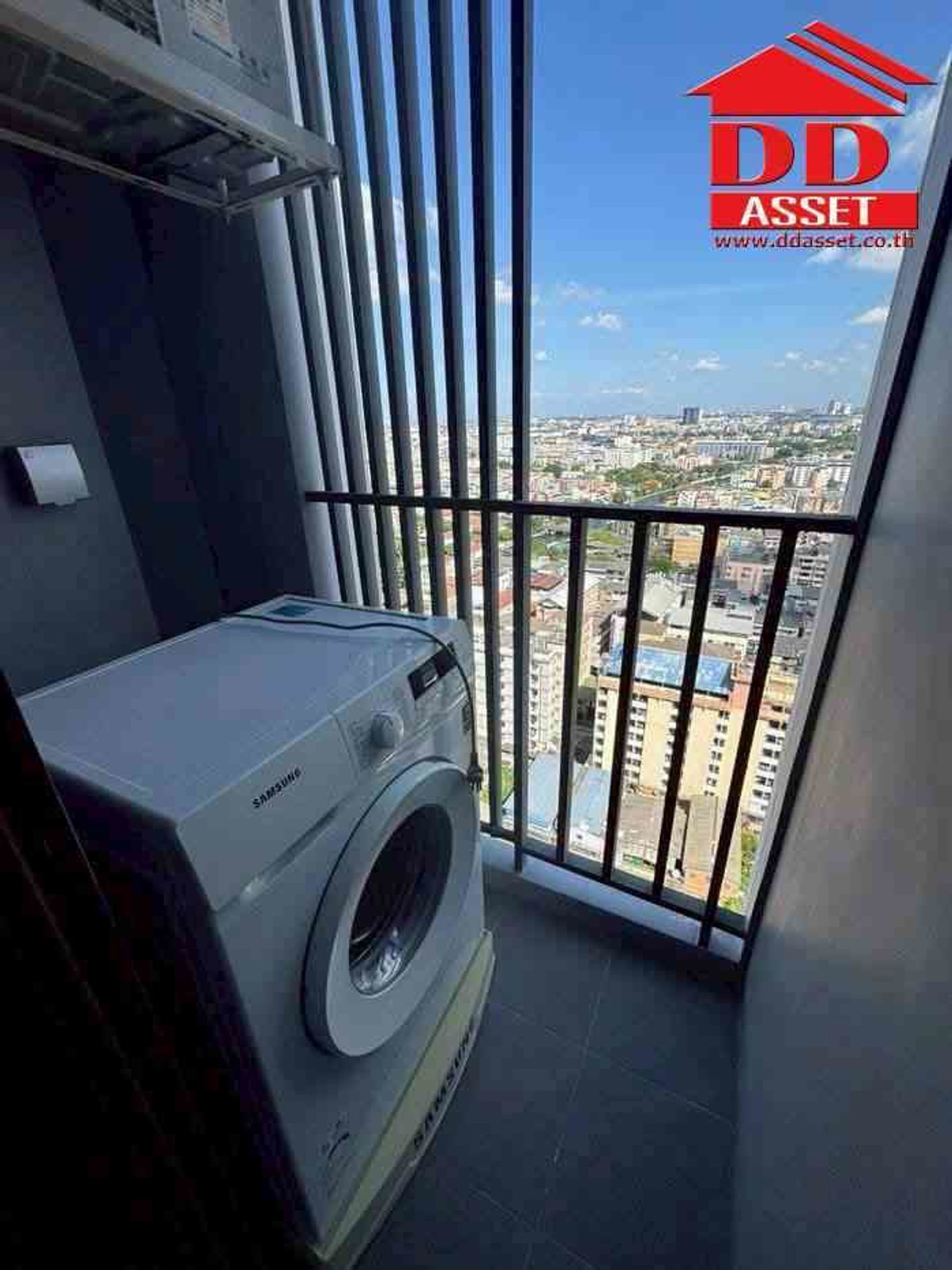 For RentCondoRamkhamhaeng, Hua Mak : For Rent Modiz Rhyme Ramkhamhaeng (Modiz Rhyme Ramkhamhaeng) Condo in the heart of Ramkhamhaeng. Near the BTS and pier. Code: C8404