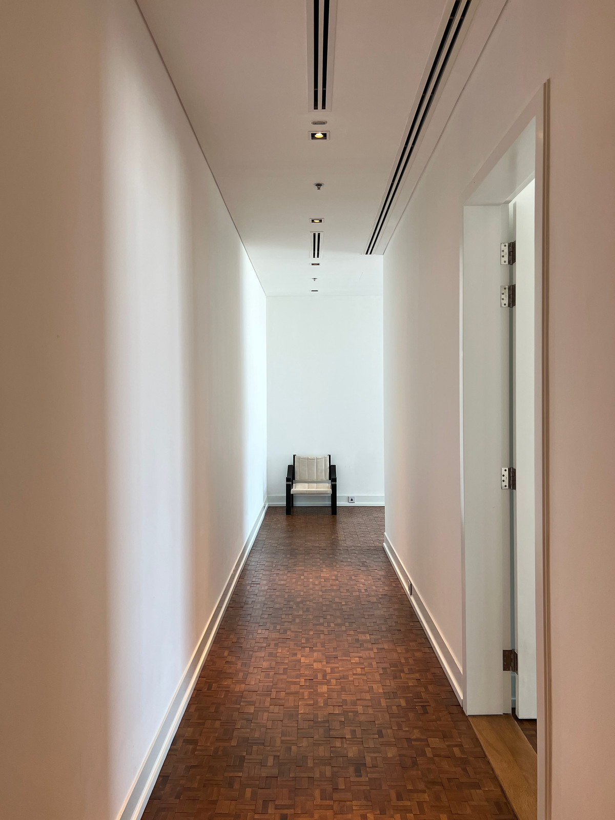 คอนโดสาทร นราธิวาส : 🚨🔥 ขายด่วน | Ritz-Carlton Residences | ห้องมุม 2 นอน | 204 ตร.ม. | ชั้น 34 | 65 ล้าน ALL-IN ⚡ ไม่มีค่าโอน ⚡ ไม่มีภาษี ⚡ ไม่มีค่าใช้จ่ายเพิ่ม | ~320K/ตร.ม. เทียบตลาด 440K/ตร.ม. 💰 ต่ำกว่าตลาด 30% 🏙️