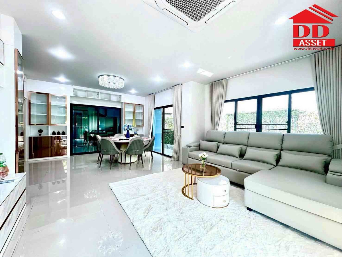 For RentHousePattanakan, Srinakarin : For Rent Setthasiri Krungthep Kreetha 2 near Brighton College International School Code: H8171