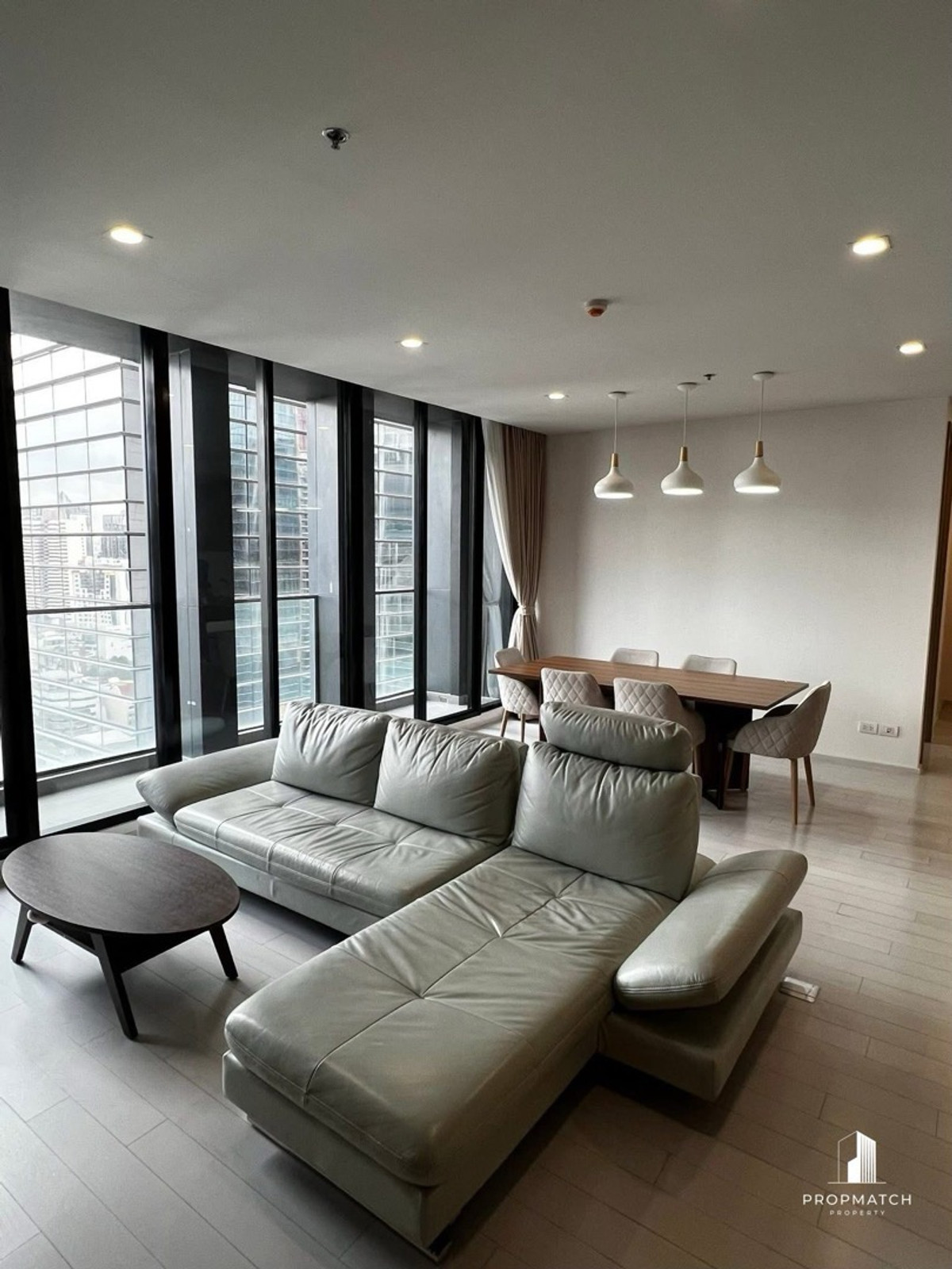 ให้เช่าคอนโดวิทยุ ชิดลม หลังสวน : Noble Ploenchit Combine room 2bed2bath 118sqm. 85,000.-