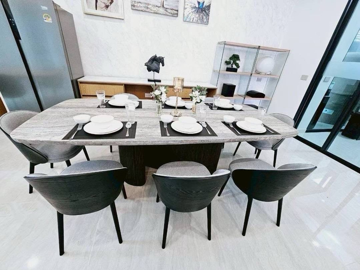 For RentHouseYothinpattana,CDC : Luxury three-storey pool villa with a private lift, fully furnished and ready to move in