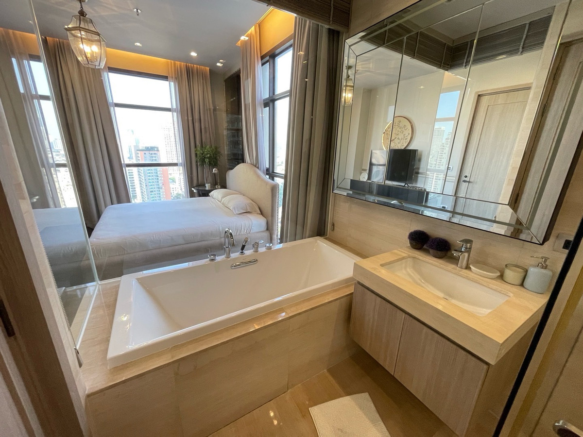 For RentCondoSukhumvit, Asoke, Thonglor : RENT : 1 Bedroom 1 Working room 2 Bathrooms | size 80 sq.m. FL.21 | balcony facing north by city view | The XXXIX Sukhumvit 39