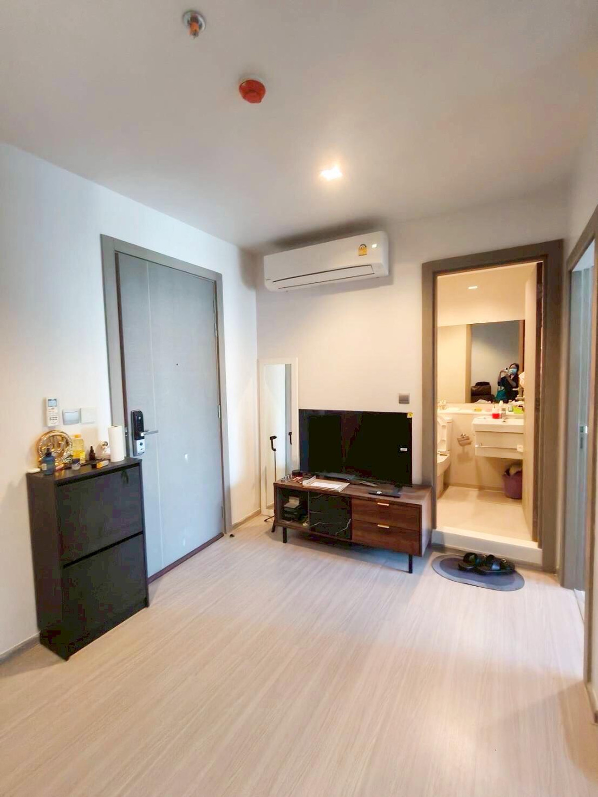 ให้เช่าคอนโดพระราม 9 เพชรบุรีตัดใหม่ RCA : ให้เช่า คอนโด Life Asoke – Rama 9 1 ห้องนอน ขนาด 33 ตร.ม. ชั้น 27 เฟอร์ครบ ใกล้ MRT 