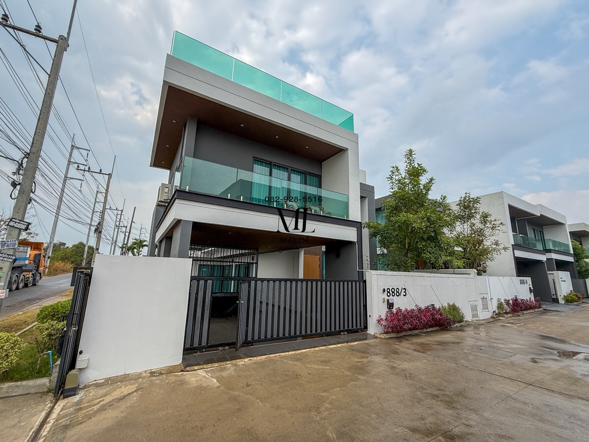 For SalePattaya, Bangsaen, Chonburi : Luxury pool villa in Pattaya