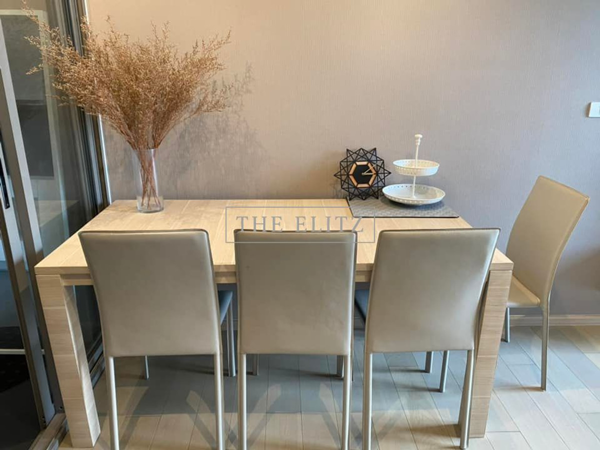 For RentCondoSilom, Saladaeng, Bangrak : ✨ Private Oasis ✨ Klass Silom, small units, not chaotic, quiet atmosphere like being at home in the heart of the city 🎉