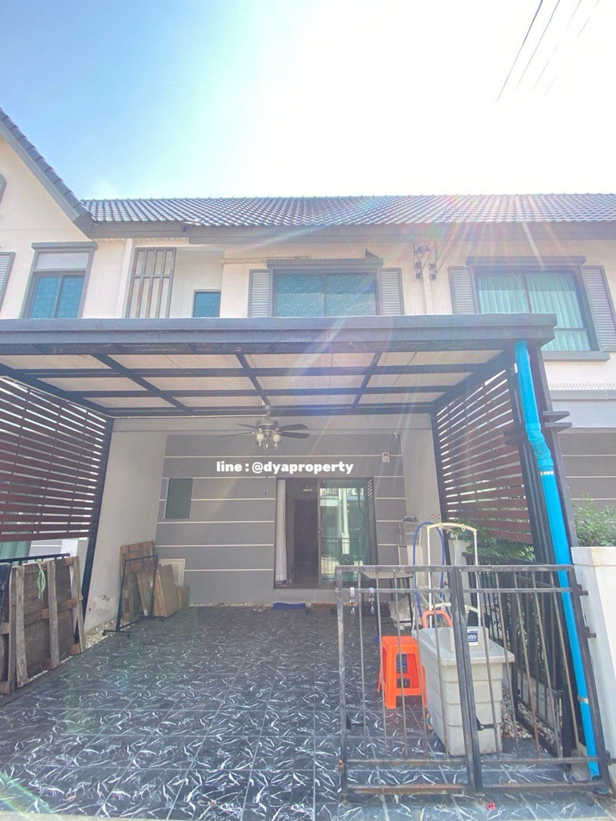 For RentTownhomePathum Thani,Rangsit, Thammasat : For sale and rent, 2-story townhome, Modi Villa Ratchaphruek Tiwanon 345, fully furnished, ready to move in, near Sarasas Ratchaphruek School. Denla International School