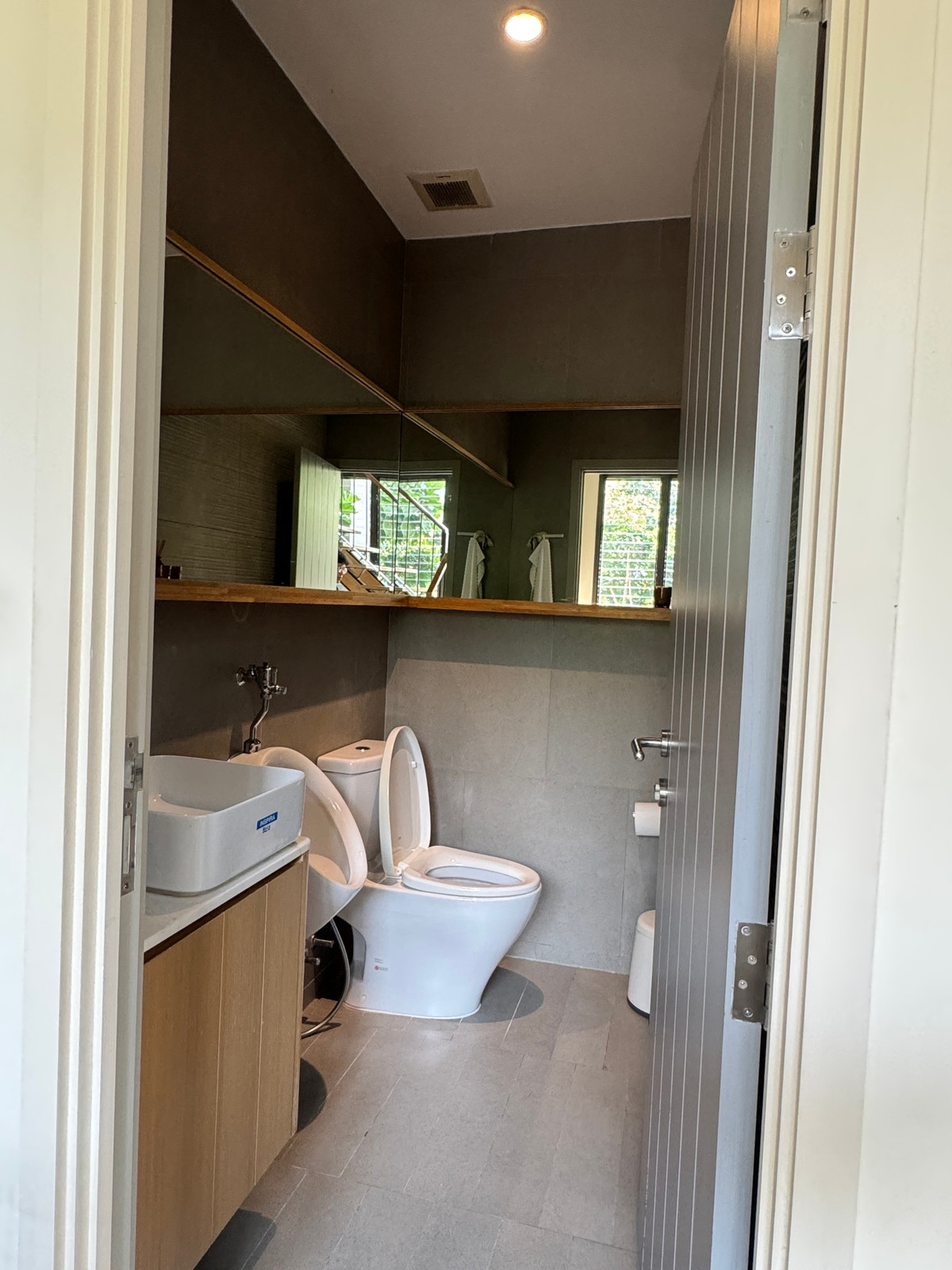 ขายลาดพร้าว เซ็นทรัลลาดพร้าว : 👑👑ขายบ้านแฝด 4 ชั้น ทำเลดีมาก ใกล้ทางด่วนวิภาวดี  4 ห้องนอน 👑👑