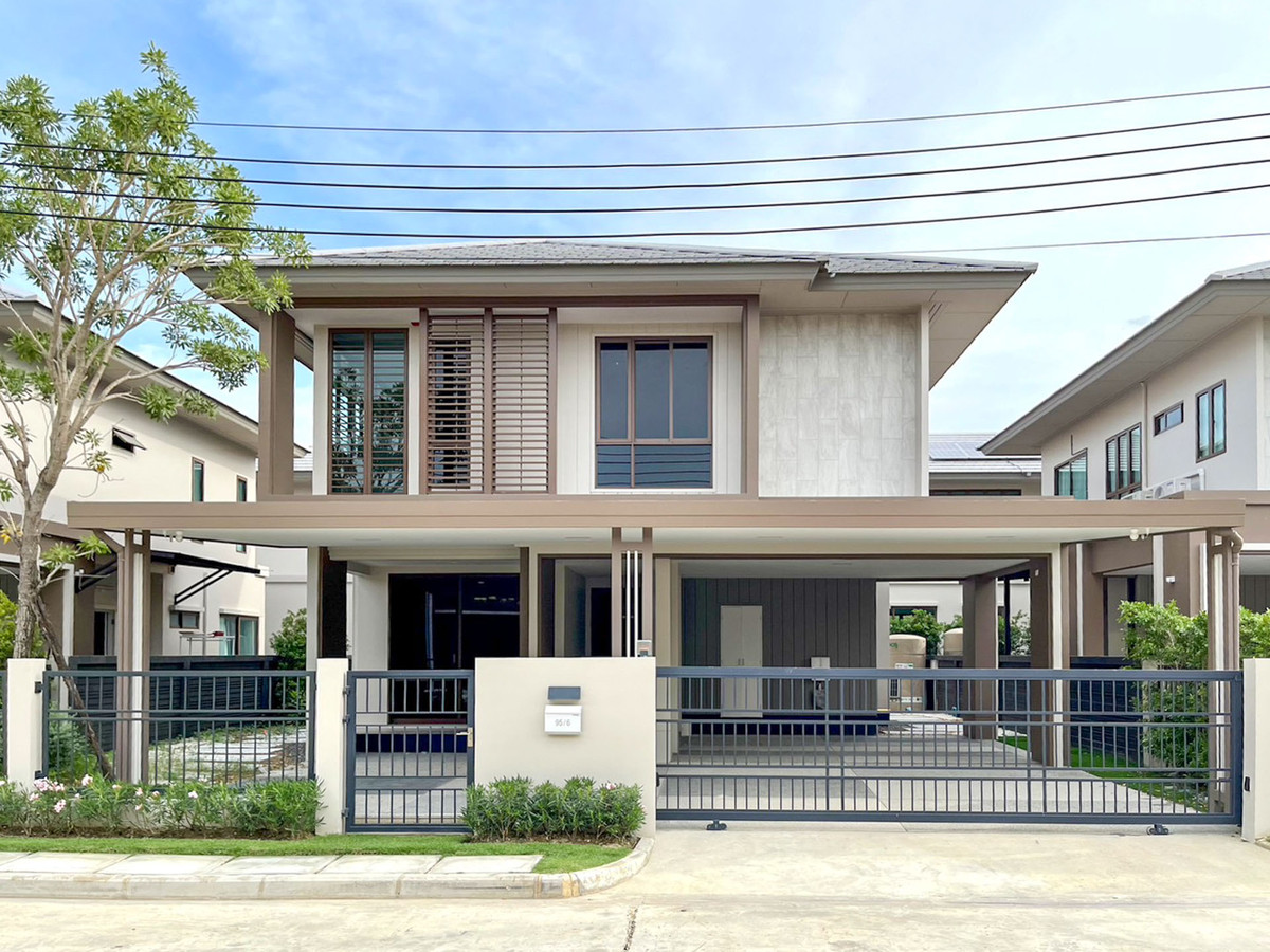 ให้เช่าบ้านพัฒนาการ ศรีนครินทร์ : บ้านเดี่ยวหรู 2 ชั้น โครงการบุราสิริ กรุงเทพกรีฑา | 4 ห้องนอน พื้นที่ใช้สอย 224 ตร.ม.