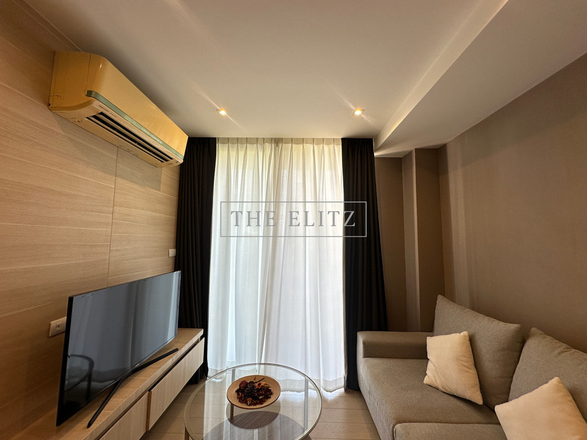 For RentCondoSilom, Saladaeng, Bangrak : ✨ Private Oasis ✨ Klass Silom, small units, not chaotic, quiet atmosphere like being at home in the heart of the city 🎉