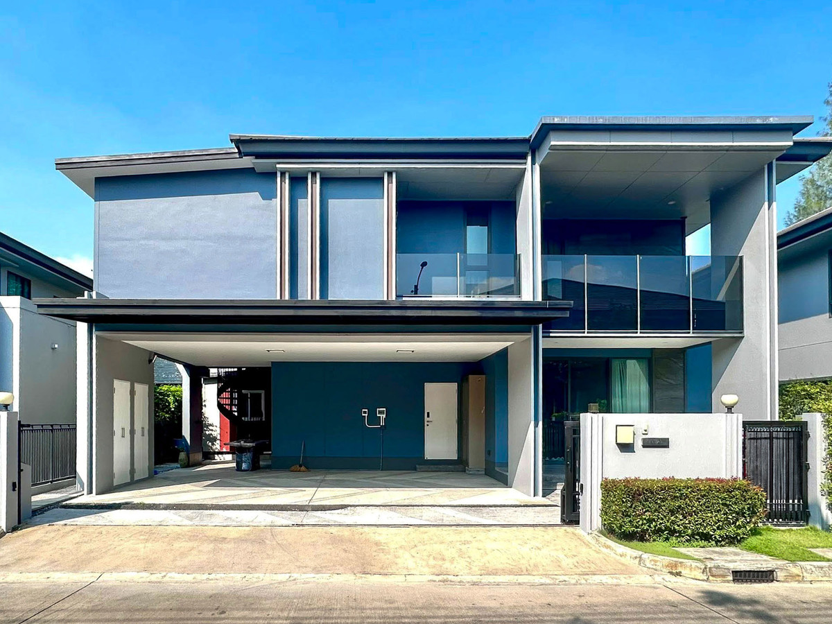 ให้เช่าบ้านพัฒนาการ ศรีนครินทร์ : บ้านเดี่ยวหรูให้เช่า โครงการเศรษฐสิริ กรุงเทพกรีฑา 2 | 5 ห้องนอน พื้นที่ใช้สอย 300 ตร.ม.