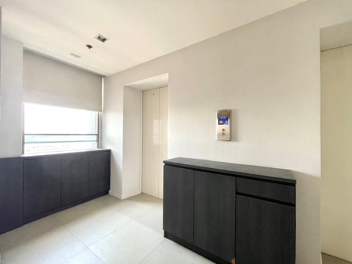 For RentCondoRama3 (Riverside),Satupadit : Starview Rama 3 condo with private lifts, convinient to travel, located near city center and shopping mall