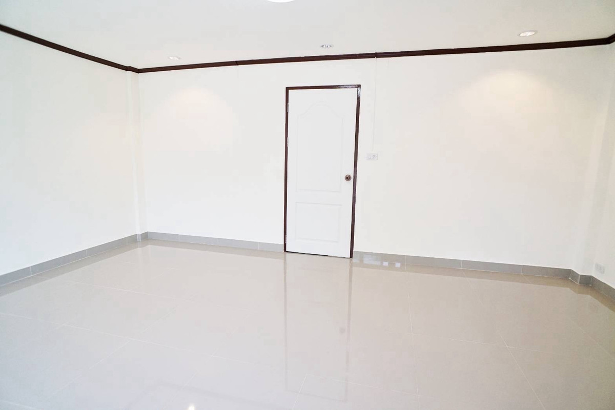 ขายโฮมออฟฟิศเลียบทางด่วนรามอินทรา : ขายโฮมออฟฟิศ 4ชั้น ซอยประดิษฐ์มนูธรรม10 เรียบด่วนเอกมัยรามอินทรา เยื้องเซ็นทรัลอีสต์วิลล์ 350ตารางเมตร