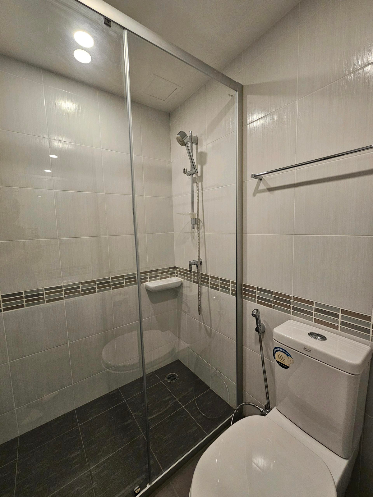 ขายคอนโดบางนา แบริ่ง ลาซาล : ✨ ขายด่วน! ลุมพินี เพลส บางนา กม.3 ✨คอนโดใหม่เอี่ยม ไม่เคยเข้าอยู่ ตกแต่งสวย บิ๊วอินครบ พร้อมอยู่ทันที ระเบียงหันหน้าทิศเหนือไม่ร้อน