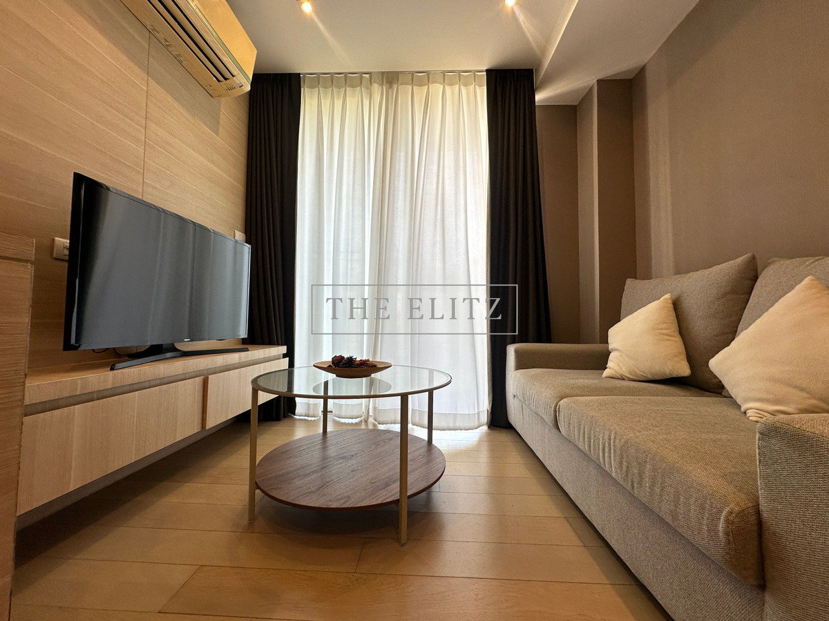 For RentCondoSilom, Saladaeng, Bangrak : ✨ Private Oasis ✨ Klass Silom, small units, not chaotic, quiet atmosphere like being at home in the heart of the city 🎉