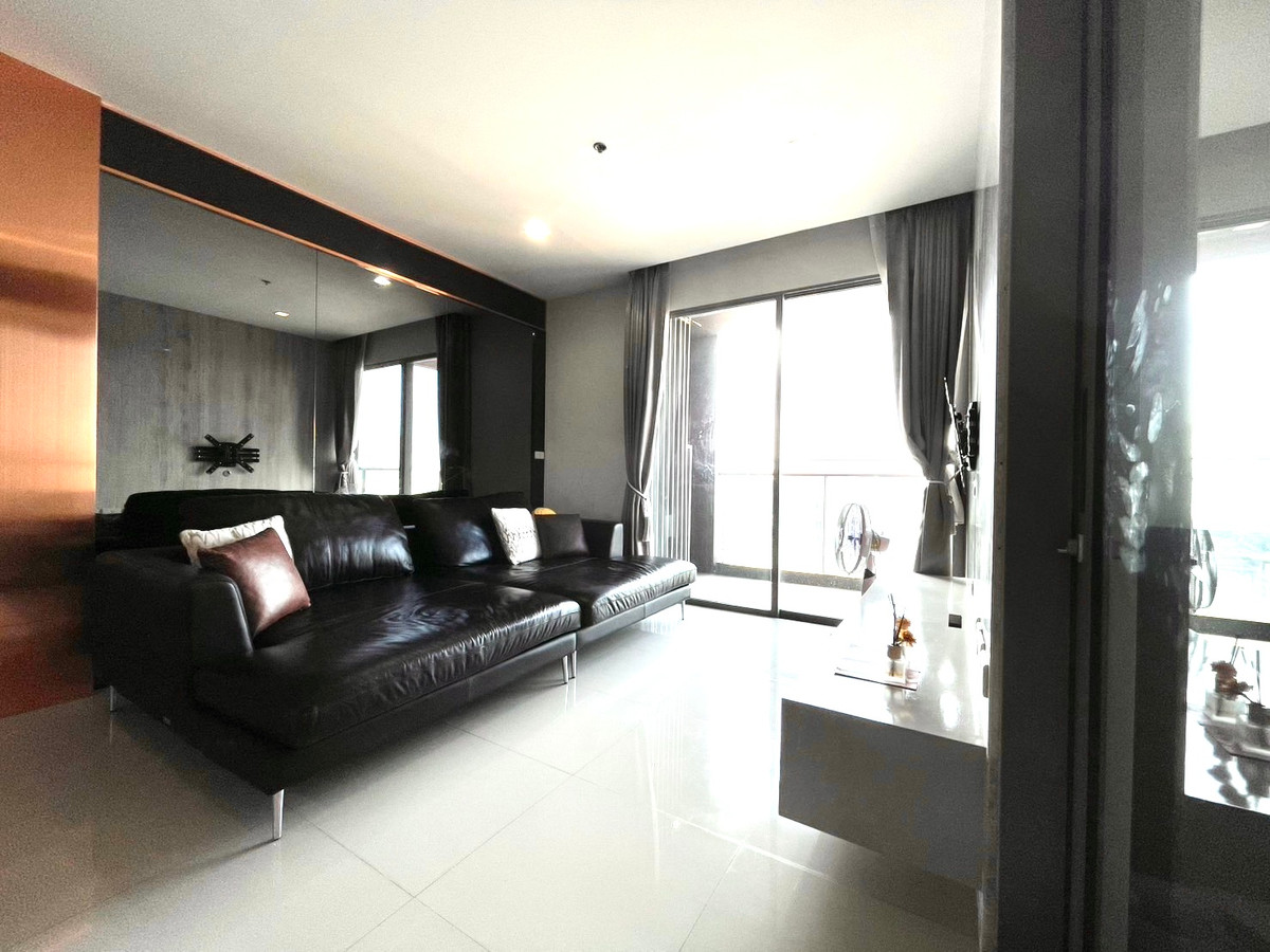 For RentCondoRama3 (Riverside),Satupadit : Starview Rama 3 condo with private lifts, convinient to travel, located near city center and shopping mall