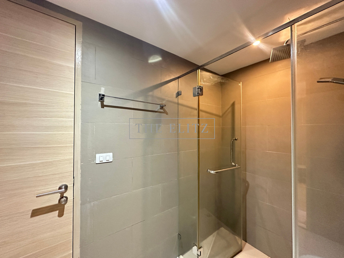 For RentCondoSilom, Saladaeng, Bangrak : ✨ Private Oasis ✨ Klass Silom, small units, not chaotic, quiet atmosphere like being at home in the heart of the city 🎉