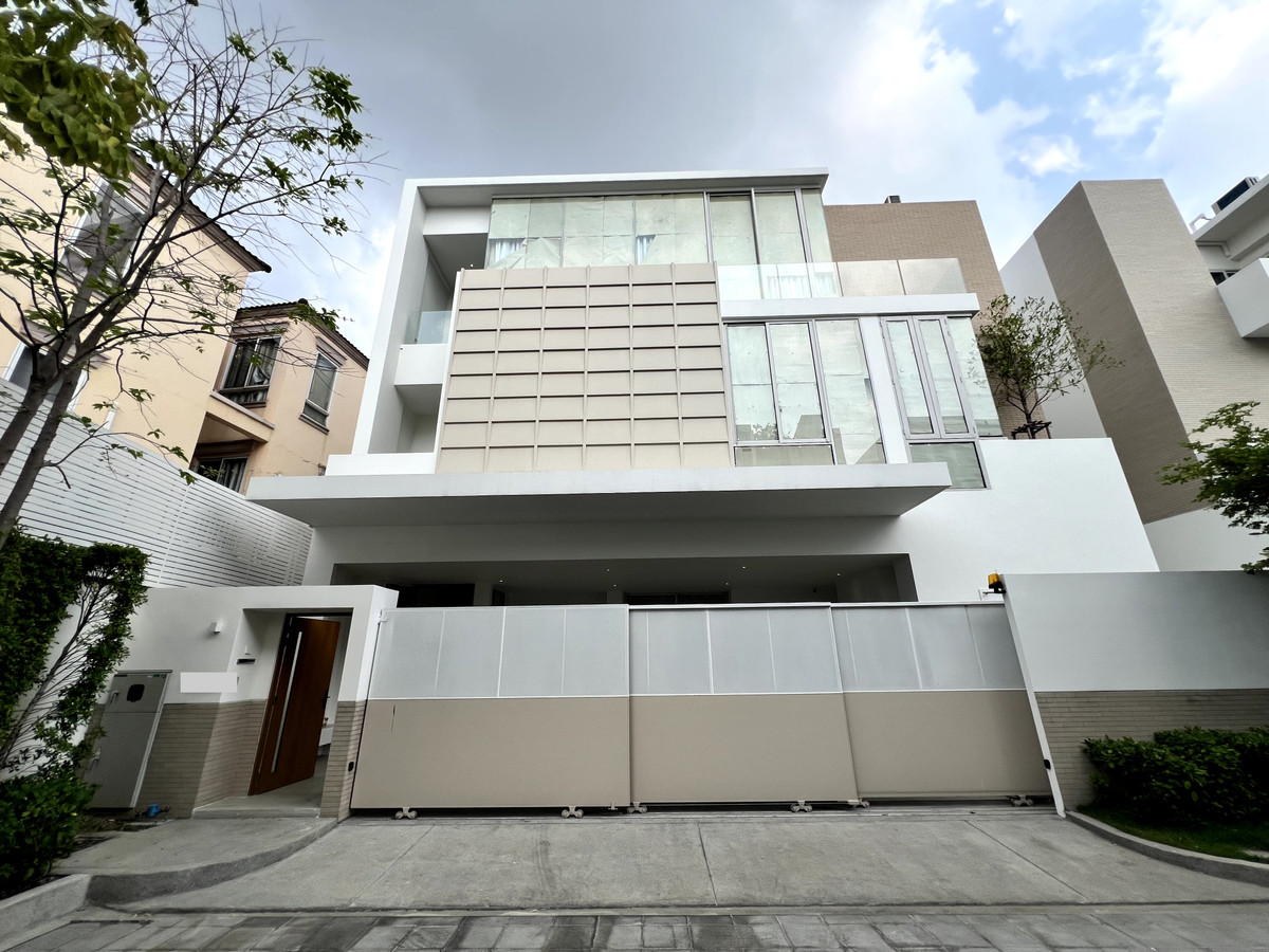 ให้เช่าบ้านพระราม 9 เพชรบุรีตัดใหม่ RCA : ให้เช่า Noble Terra พระราม9 - เอกมัย ใกล้ SISB International School 4 ห้องนอน 