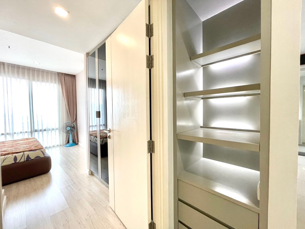 For RentCondoRama3 (Riverside),Satupadit : Starview Rama 3 condo with private lifts, convinient to travel, located near city center and shopping mall